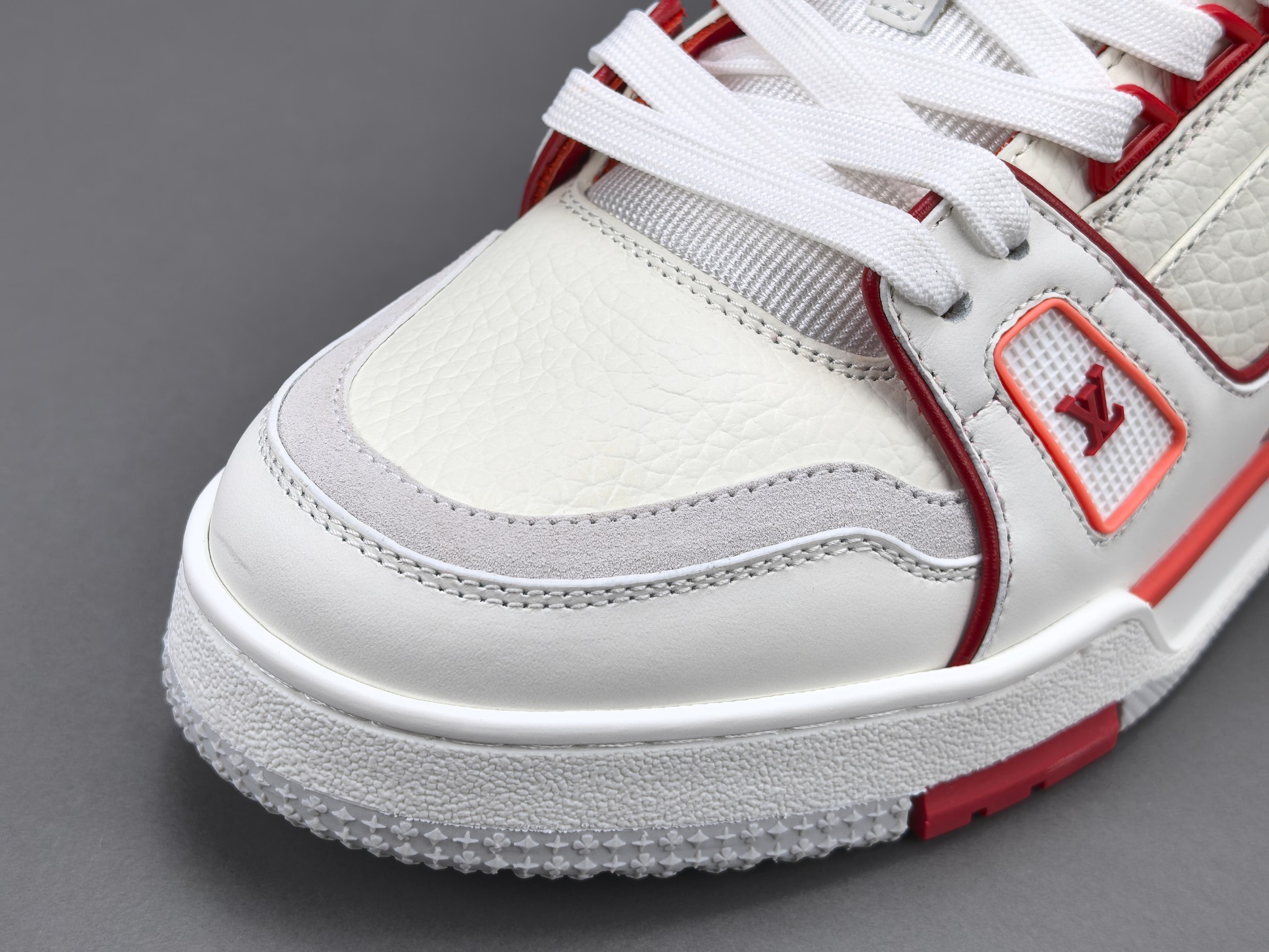 LV Trainer Sneaker 028