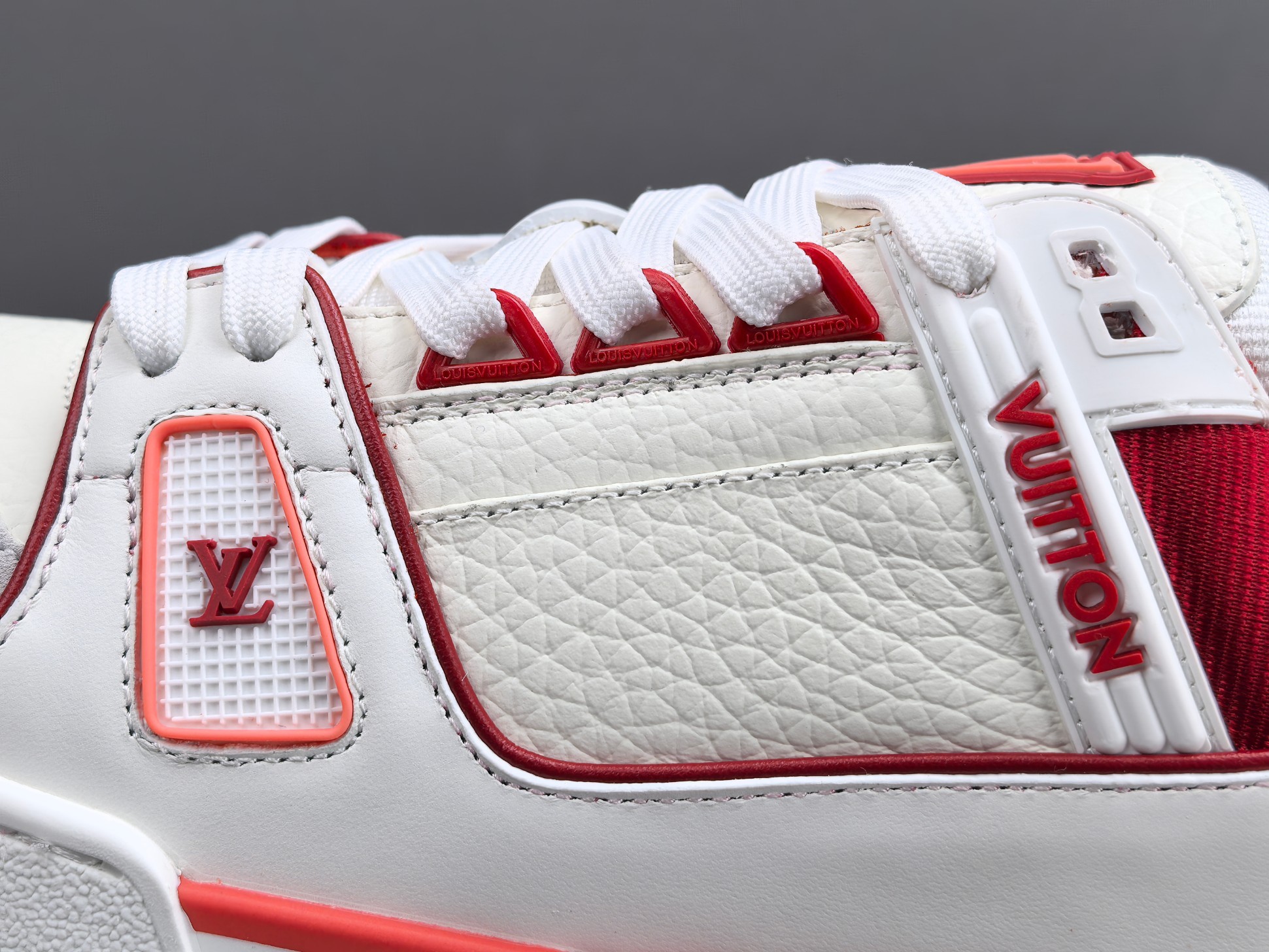 LV Trainer Sneaker 028