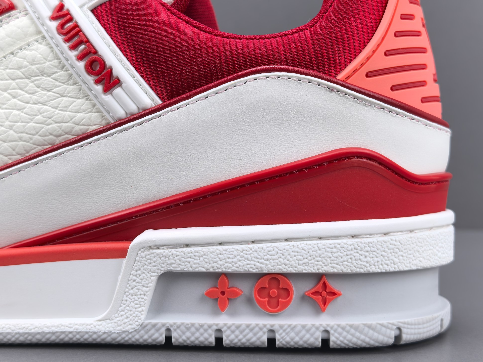 LV Trainer Sneaker 028