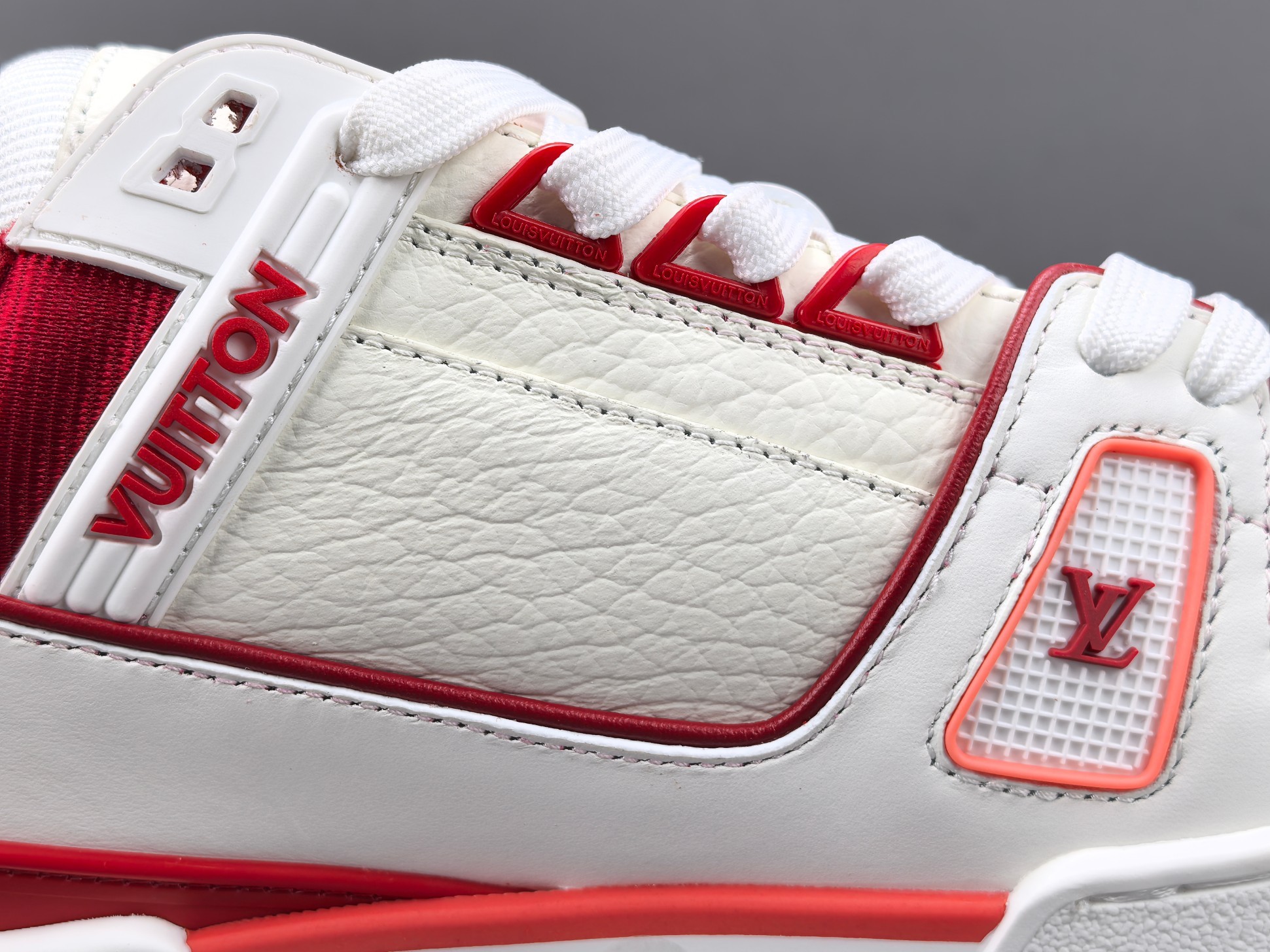 LV Trainer Sneaker 028