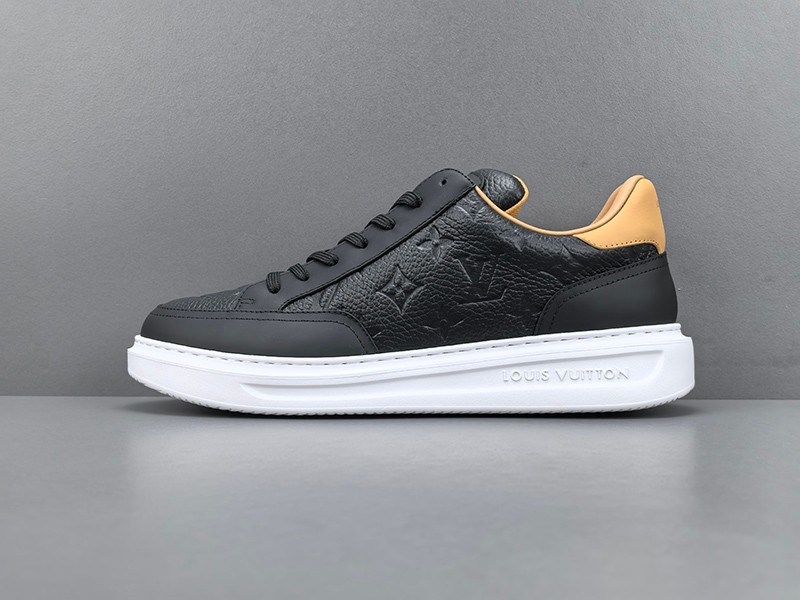 LV Trainer Sneaker 030