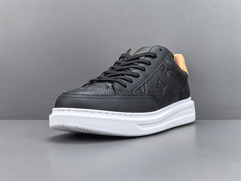 LV Trainer Sneaker 030