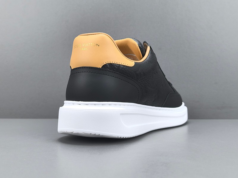 LV Trainer Sneaker 030