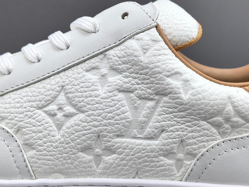 LV Trainer Sneaker 031