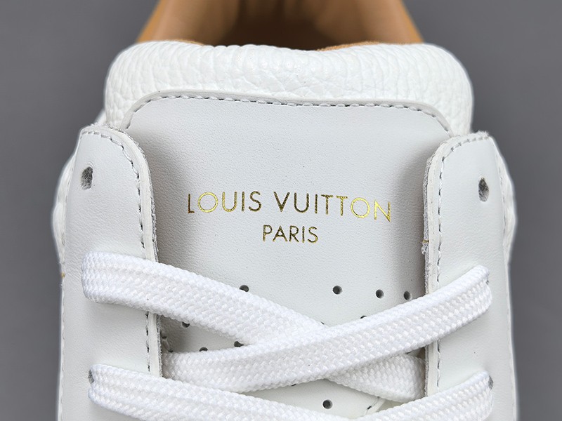 LV Trainer Sneaker 031