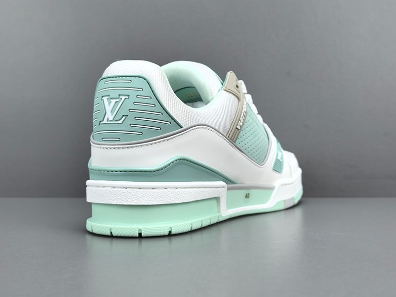 LV Trainer Sneaker 033