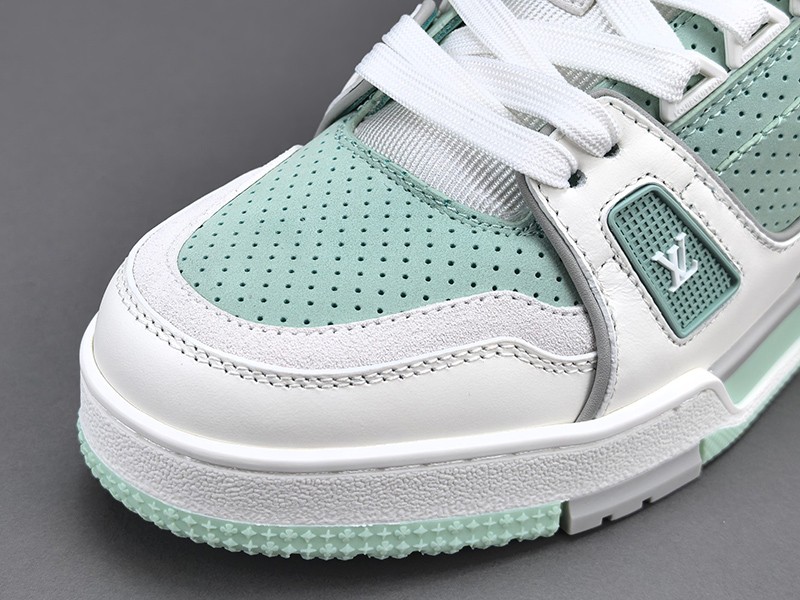 LV Trainer Sneaker 033