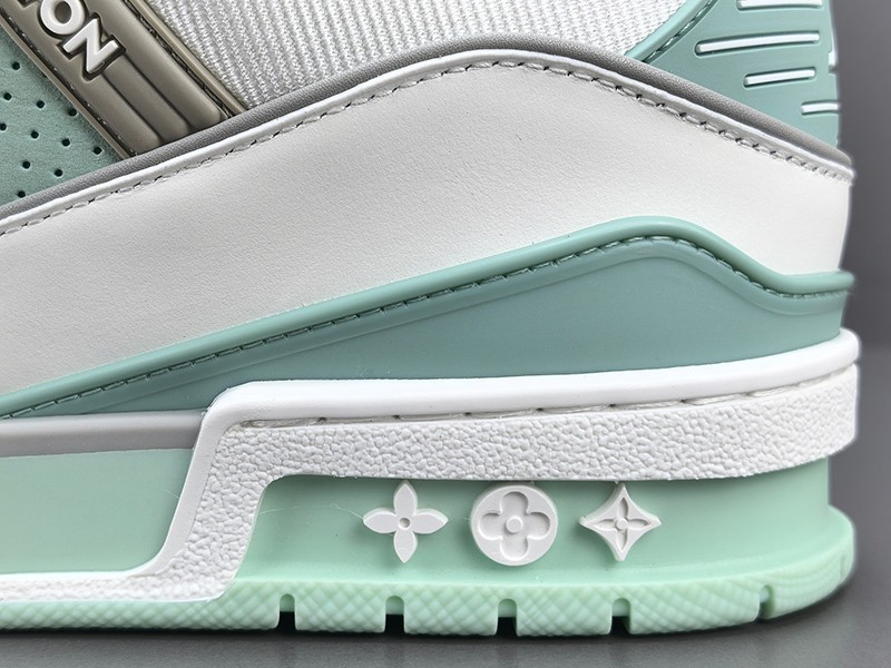 LV Trainer Sneaker 033