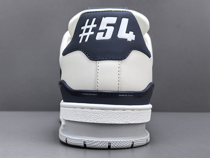 LV Trainer Sneaker 032