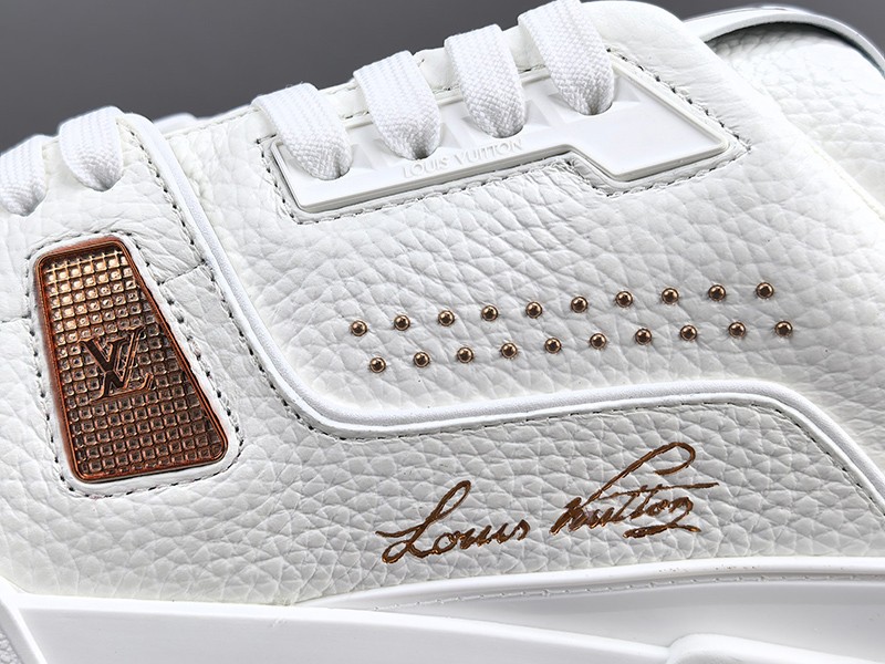 LV Trainer Sneaker 035