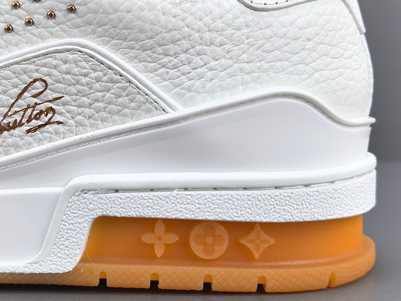 LV Trainer Sneaker 035