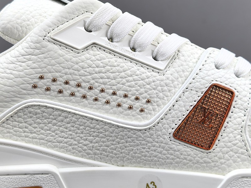 LV Trainer Sneaker 035
