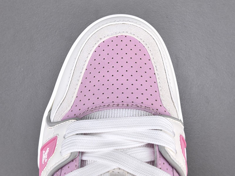LV Trainer Sneaker 037