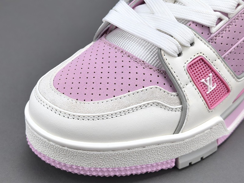LV Trainer Sneaker 037