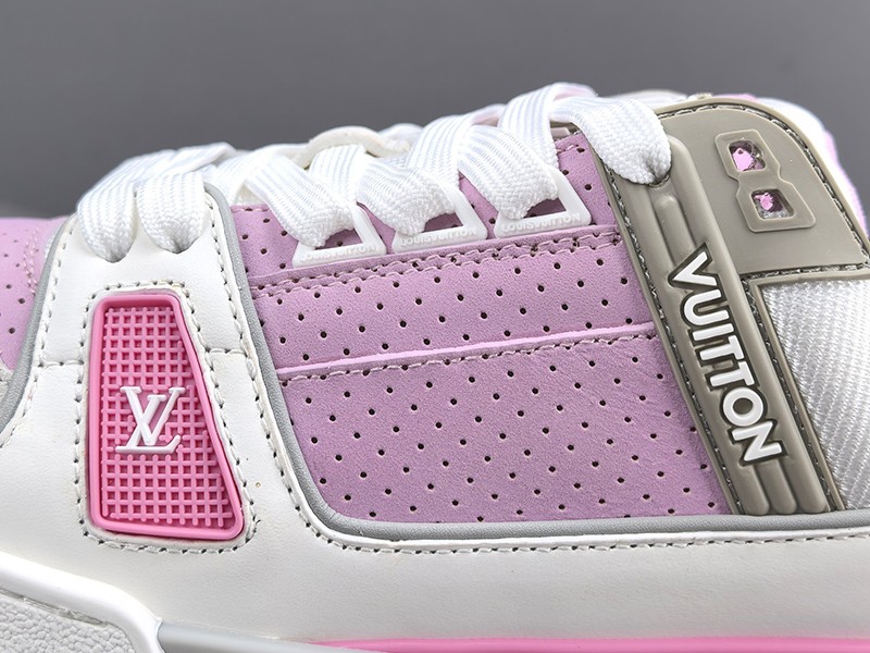 LV Trainer Sneaker 037