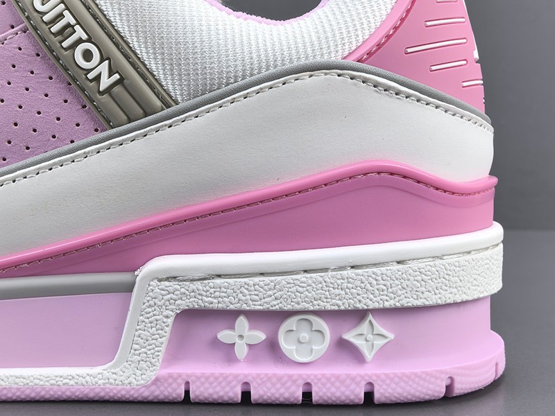 LV Trainer Sneaker 037