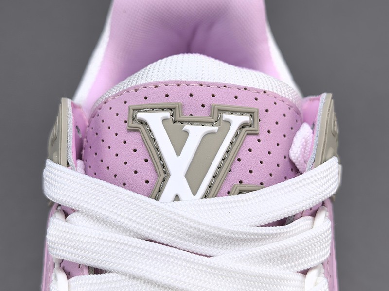 LV Trainer Sneaker 037