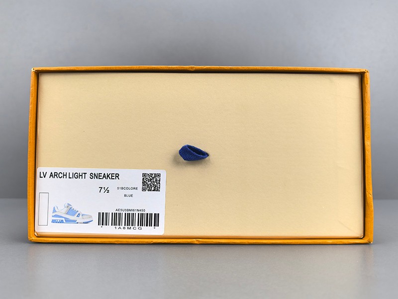 LV Trainer Sneaker 036