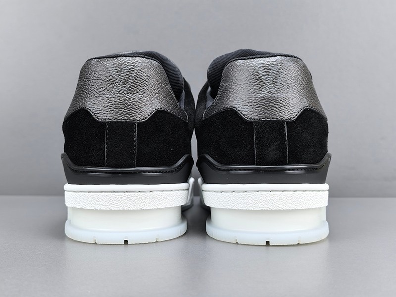 LV Trainer Sneaker 038