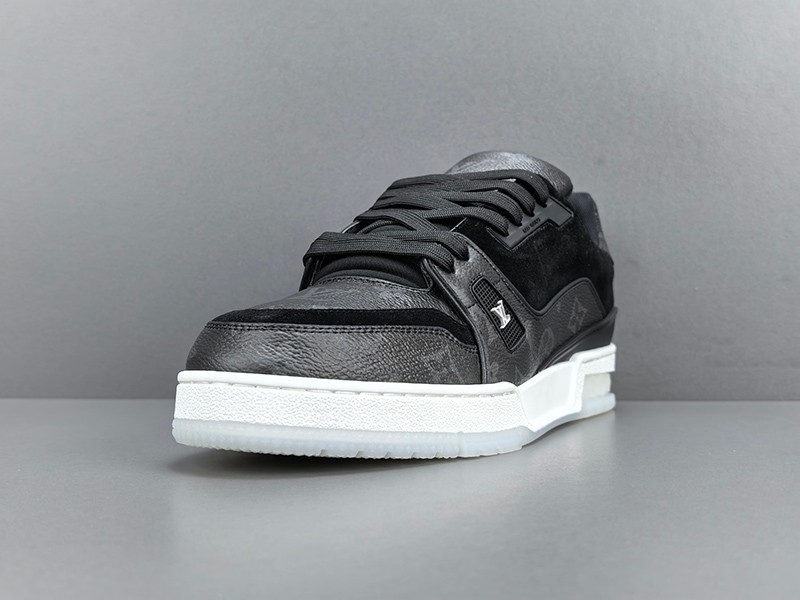 LV Trainer Sneaker 038