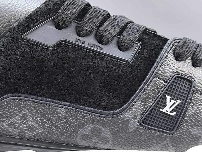 LV Trainer Sneaker 038