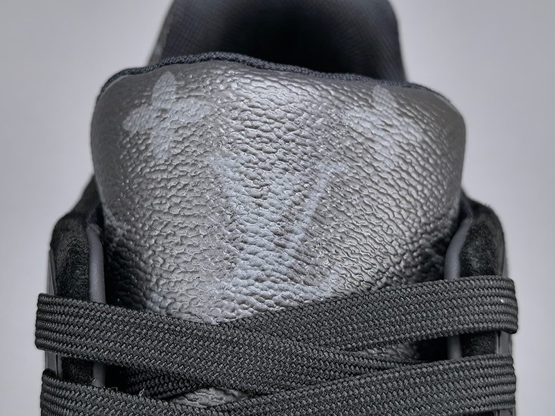 LV Trainer Sneaker 038