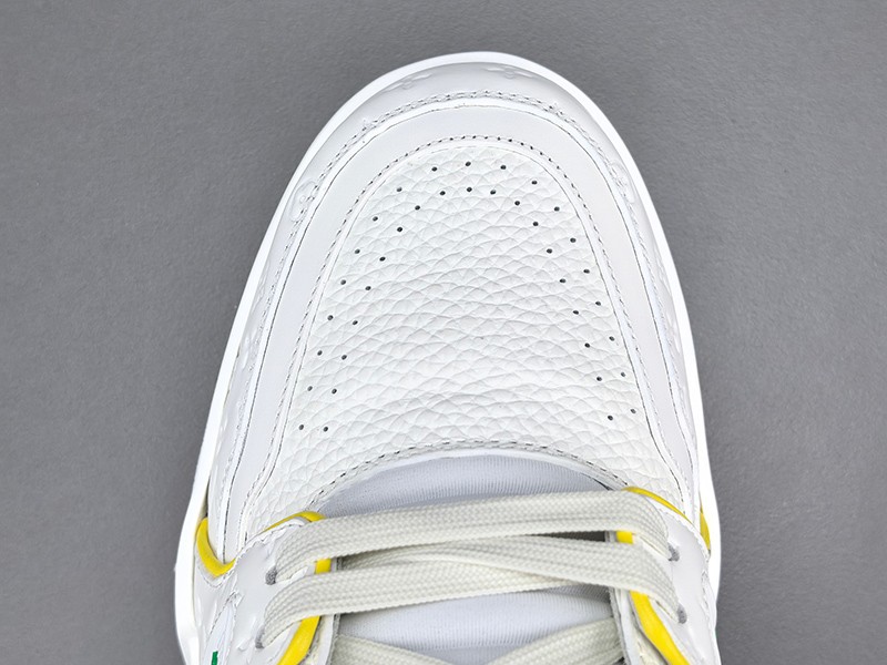 LV Trainer Sneaker 039