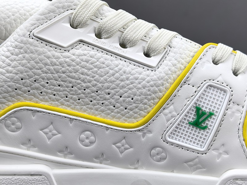 LV Trainer Sneaker 039