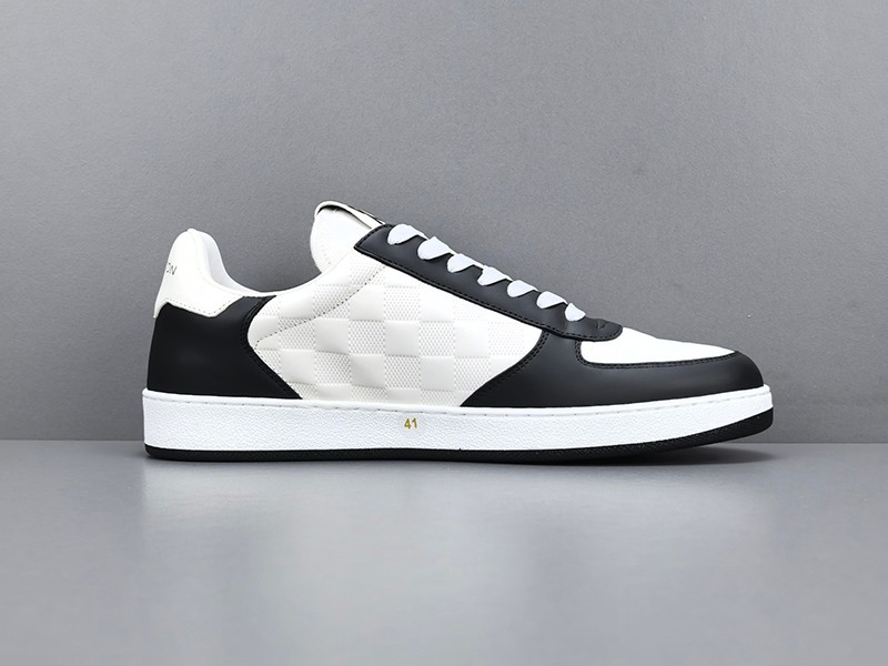 LV Trainer Sneaker 040
