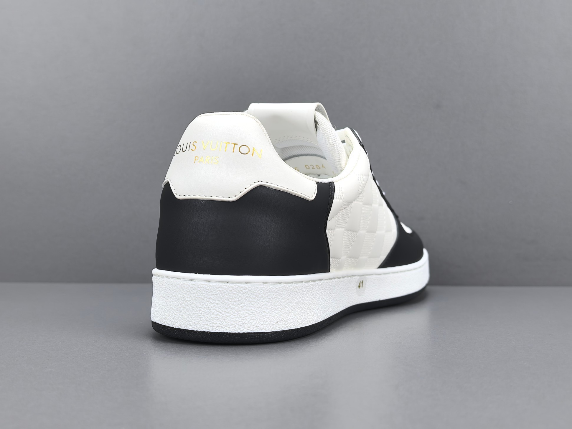 LV Trainer Sneaker 040