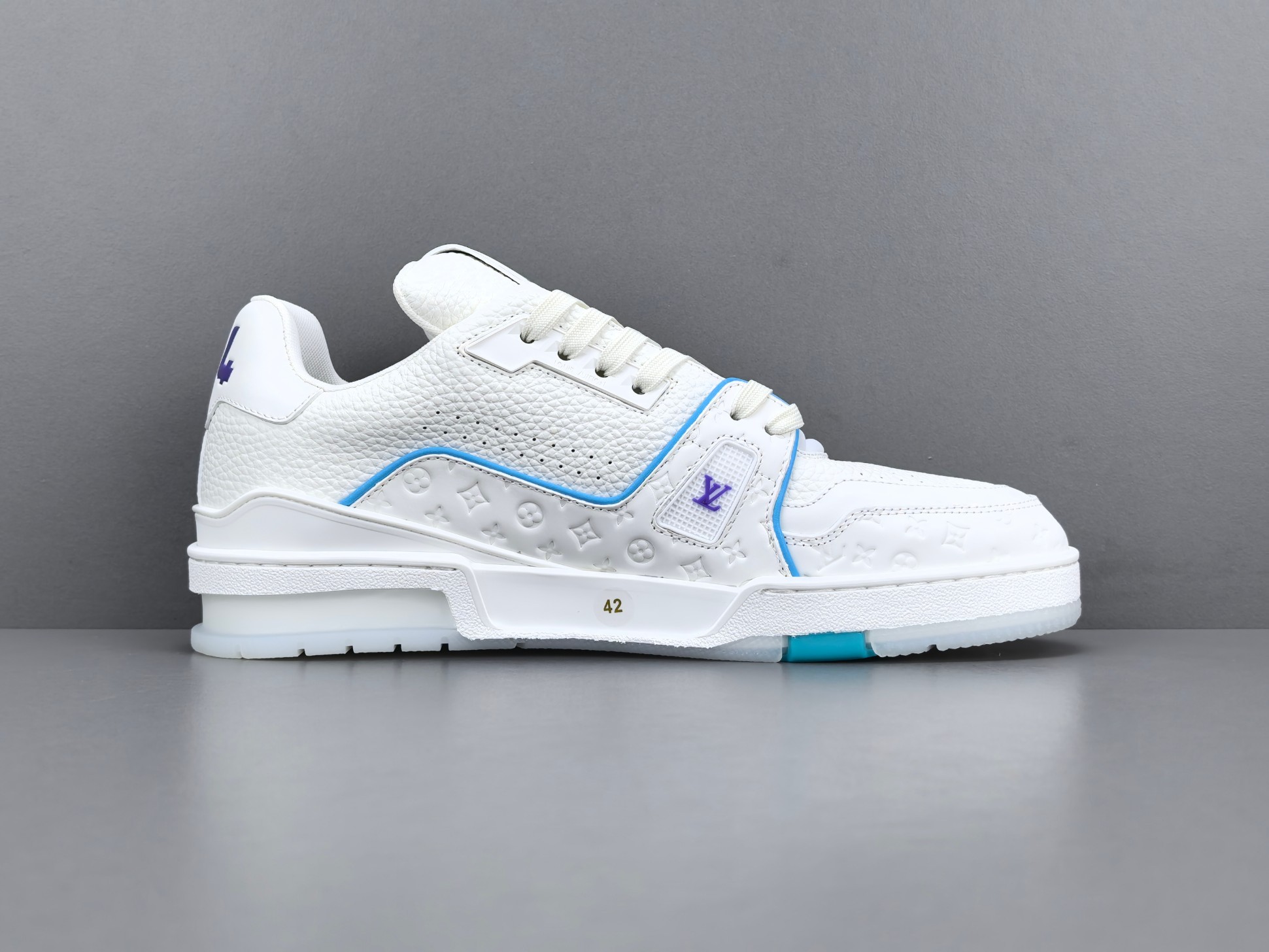 LV Trainer Sneaker 042