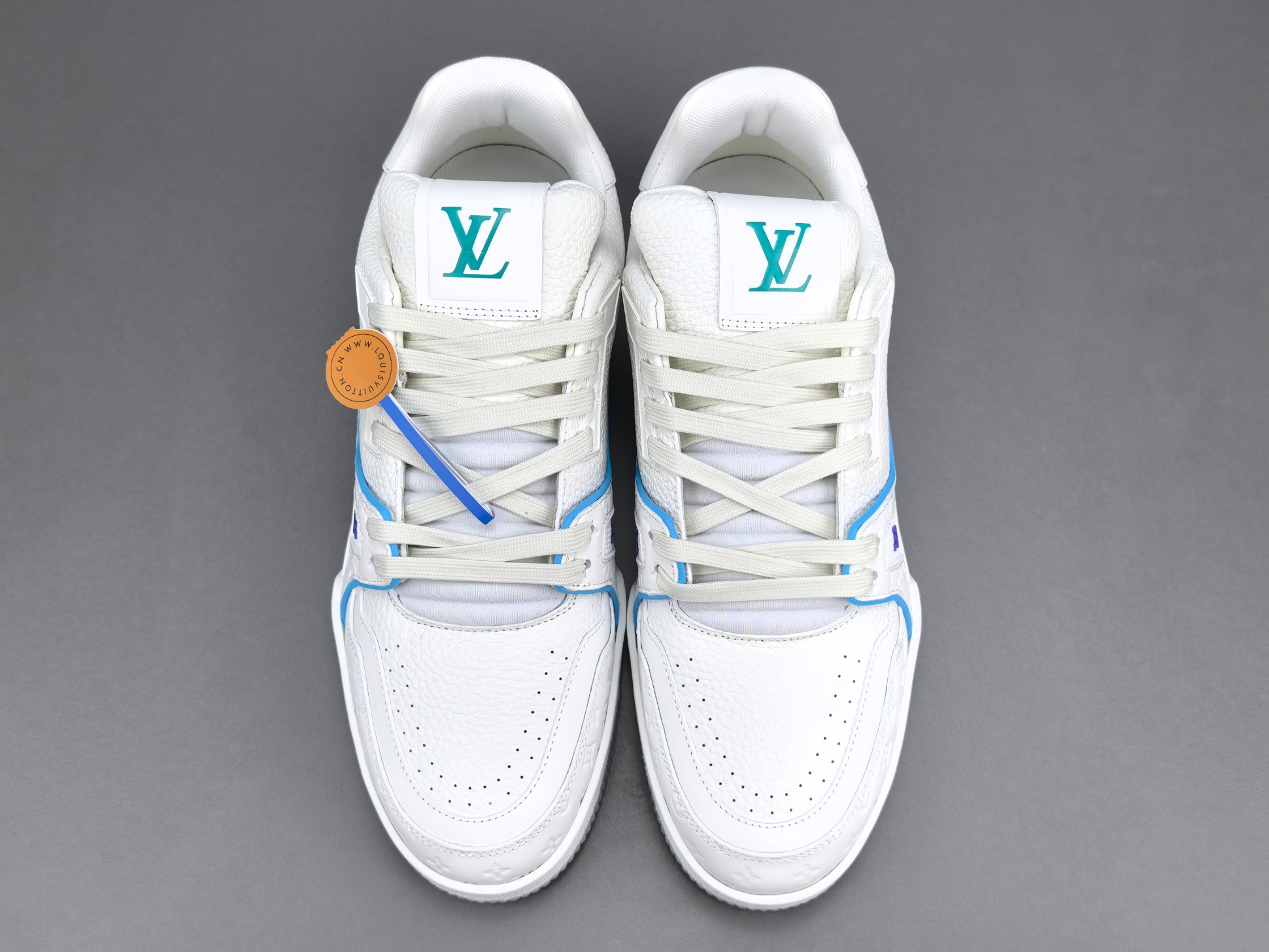 LV Trainer Sneaker 042