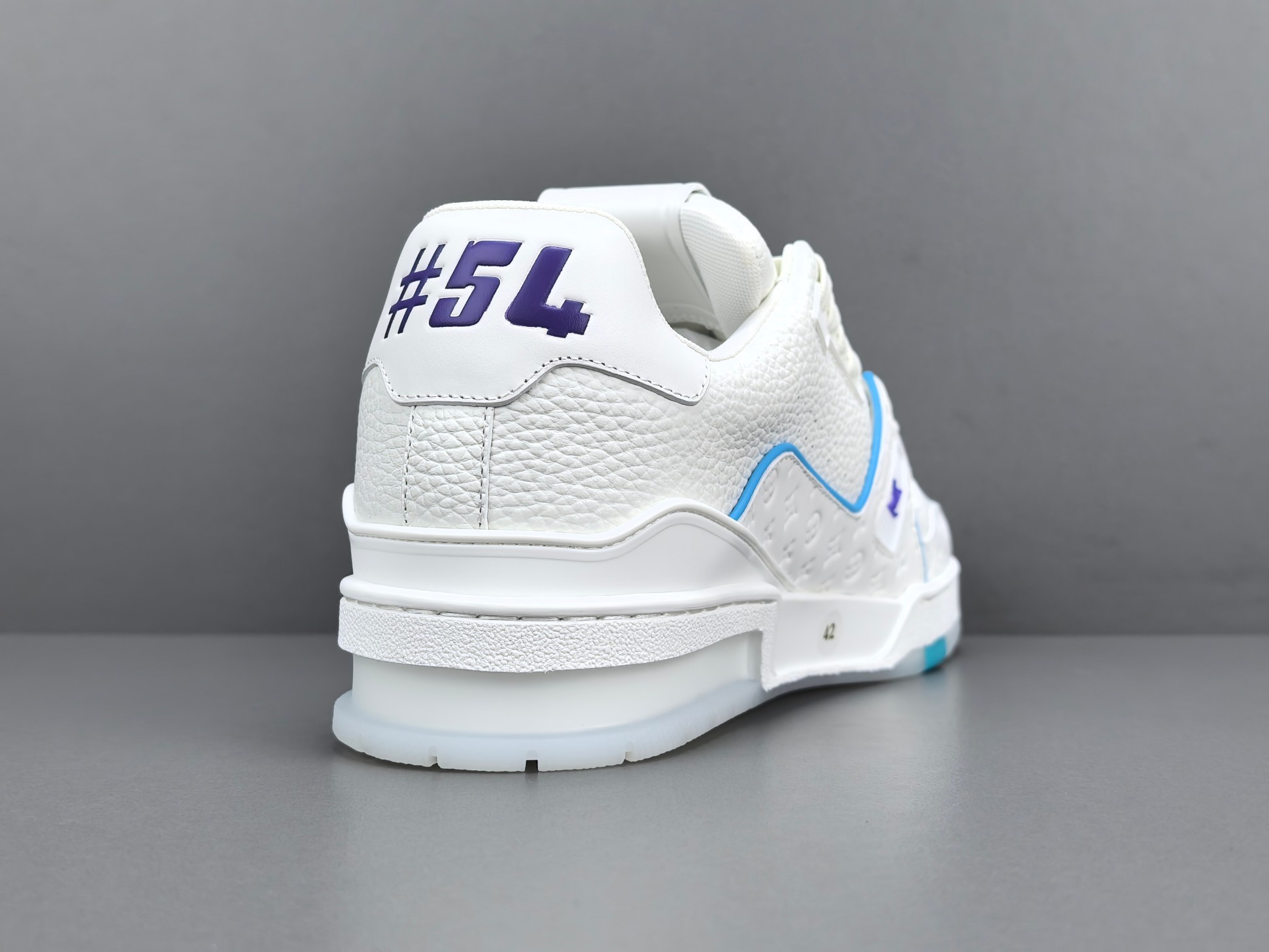 LV Trainer Sneaker 042