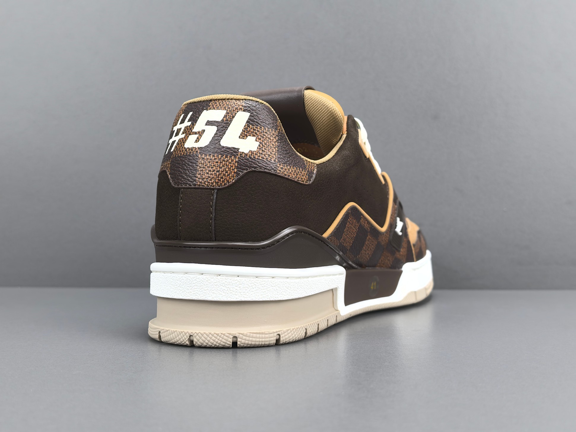 LV Trainer Sneaker 043
