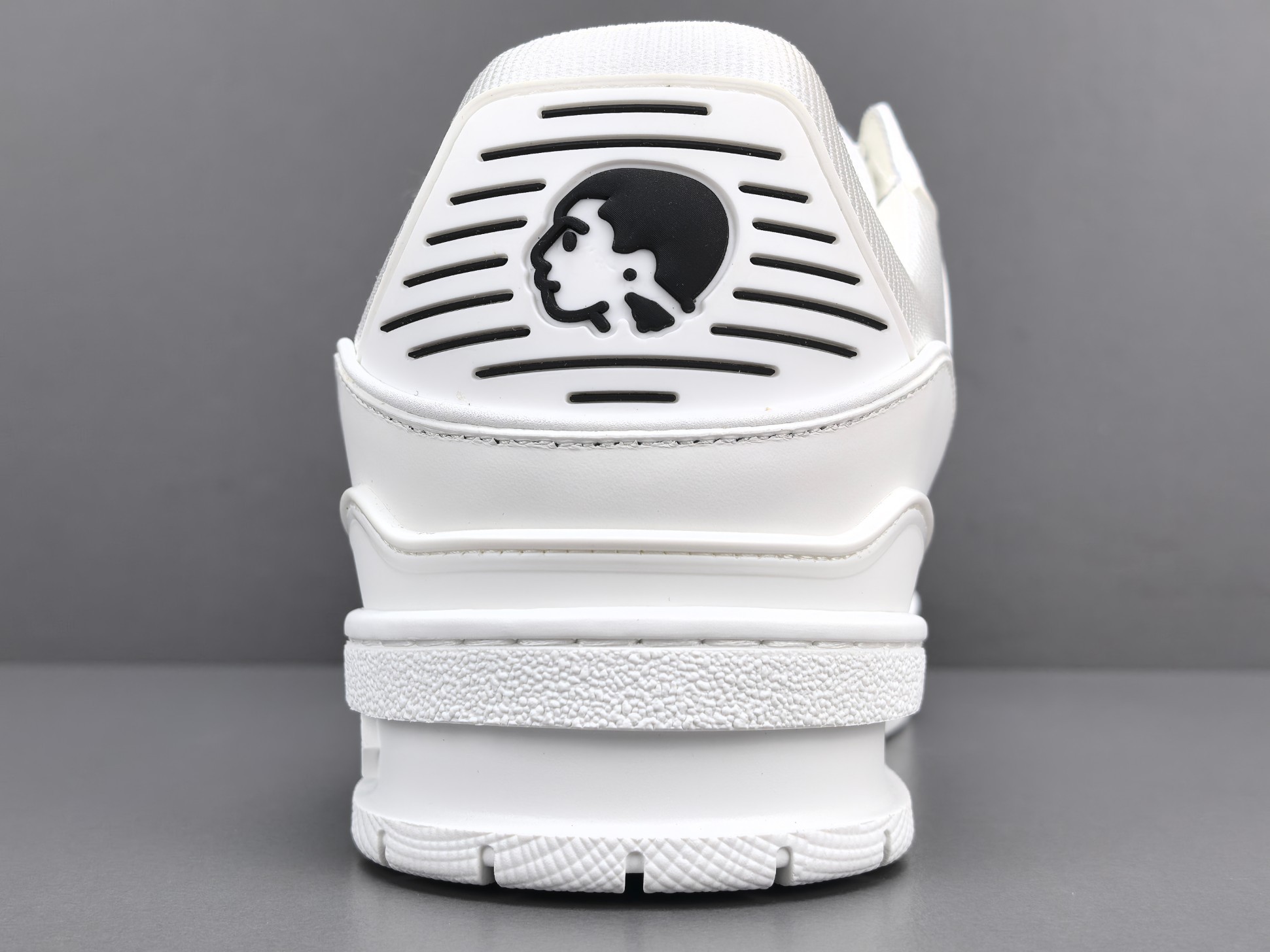 LV Trainer Sneaker 045