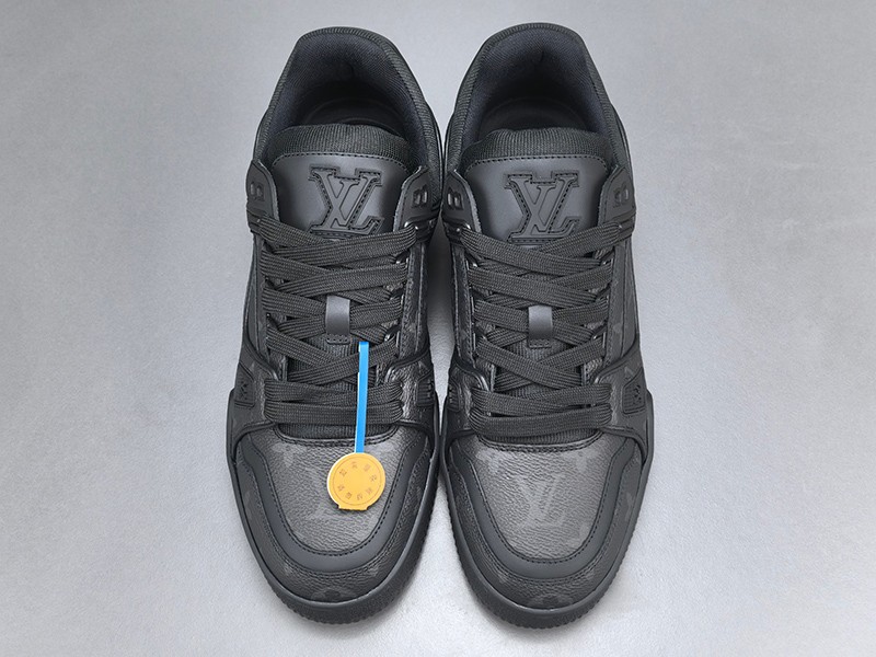 LV Trainer Sneaker 047