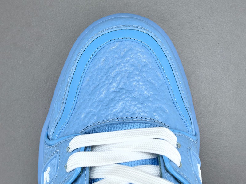 LV Trainer Sneaker 048