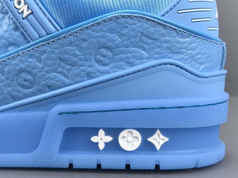 LV Trainer Sneaker 048