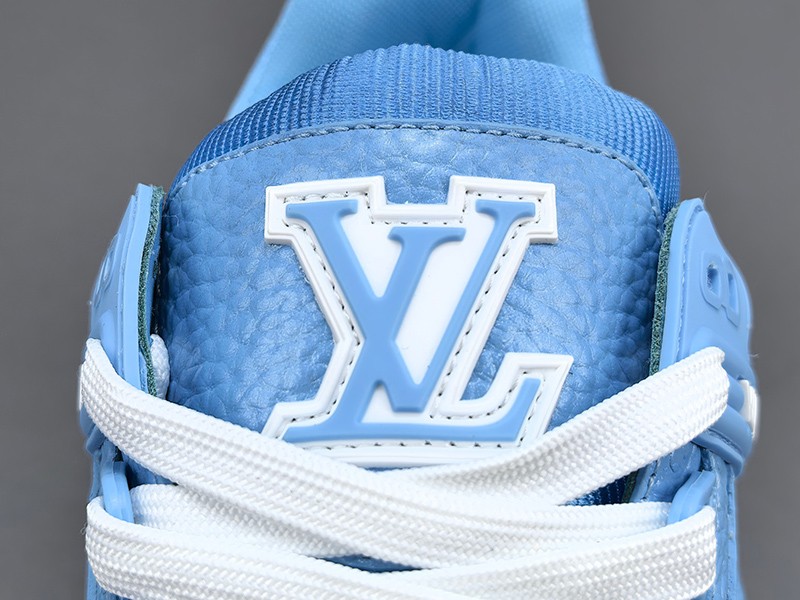 LV Trainer Sneaker 048