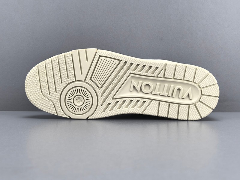 LV Trainer Sneaker 049