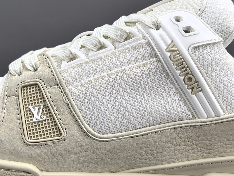 LV Trainer Sneaker 049