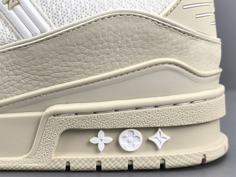 LV Trainer Sneaker 049