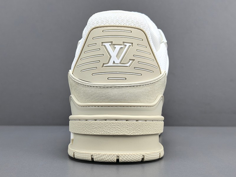 LV Trainer Sneaker 049