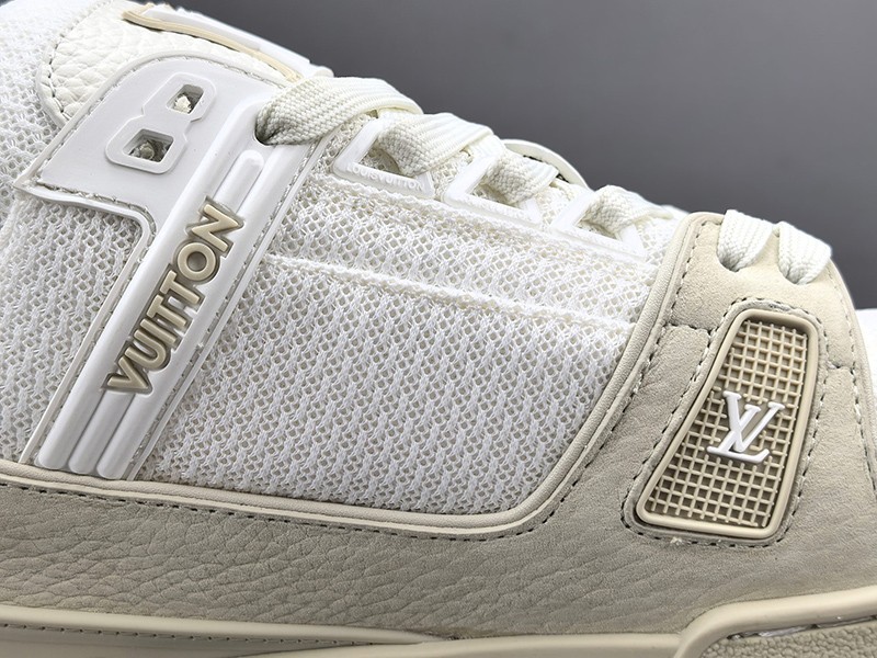 LV Trainer Sneaker 049
