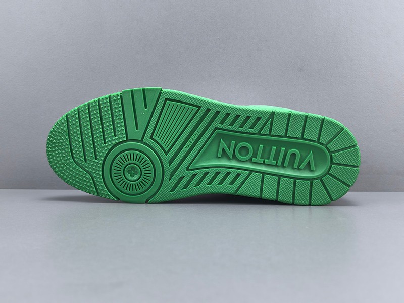 LV Trainer Sneaker 050