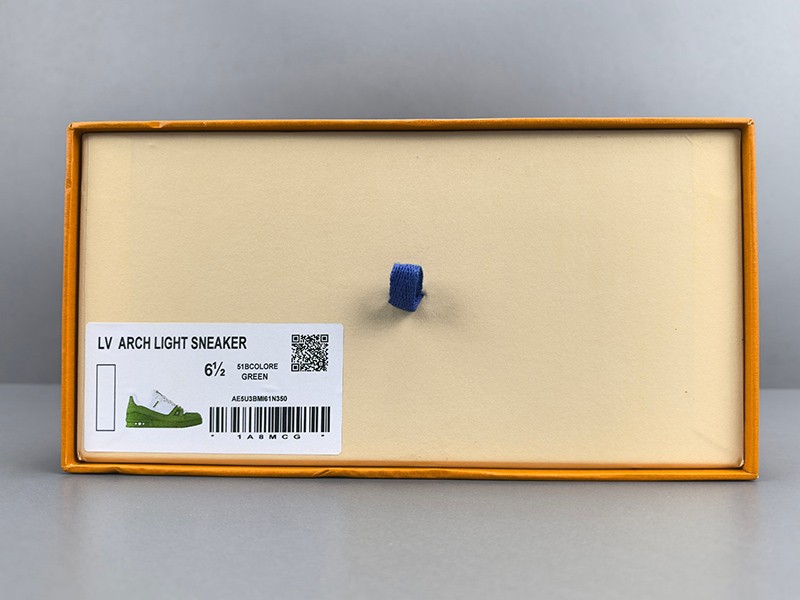 LV Trainer Sneaker 050