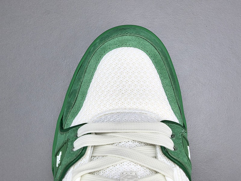 LV Trainer Sneaker 050