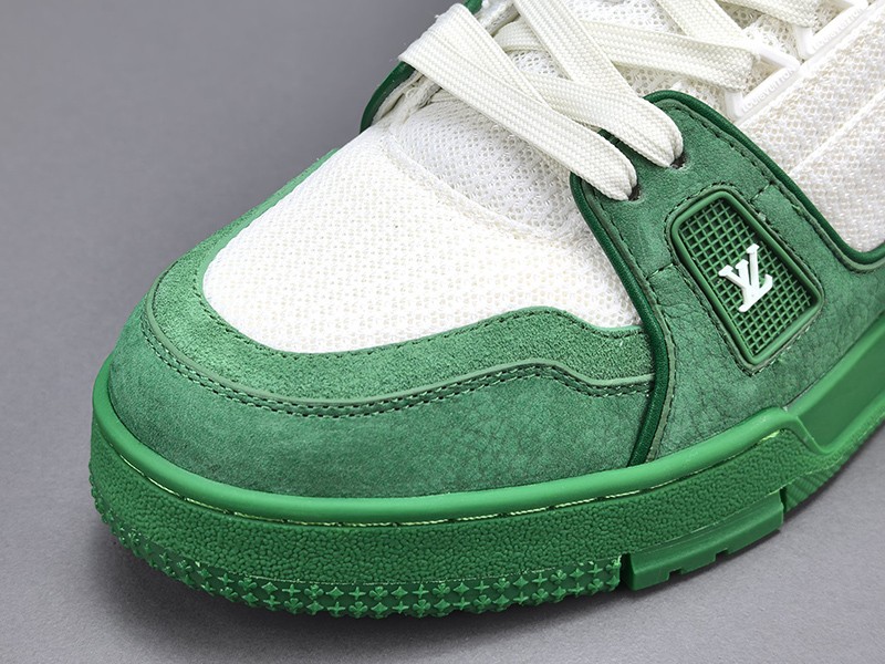 LV Trainer Sneaker 050