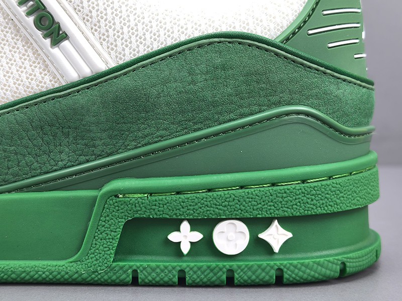 LV Trainer Sneaker 050