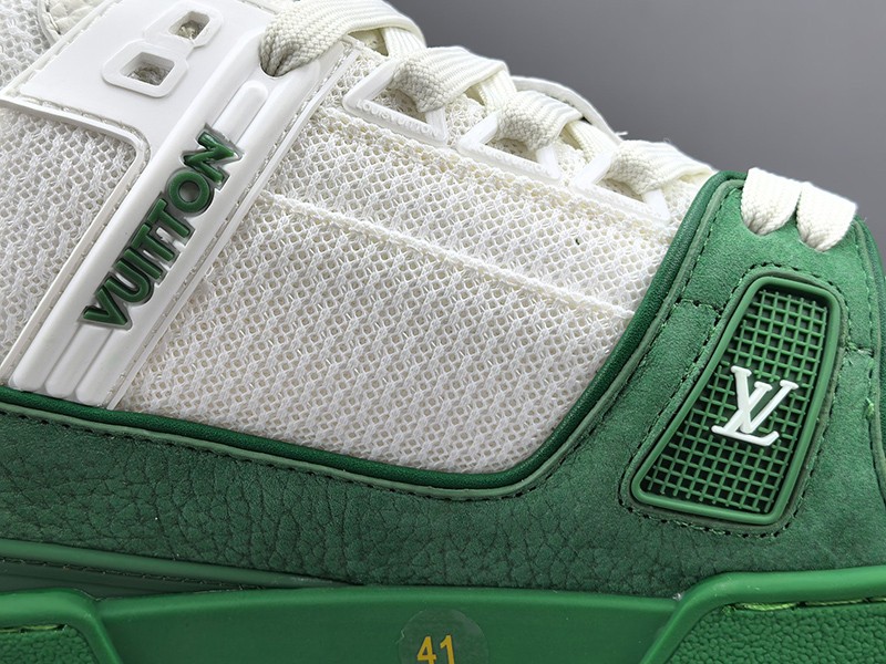 LV Trainer Sneaker 050